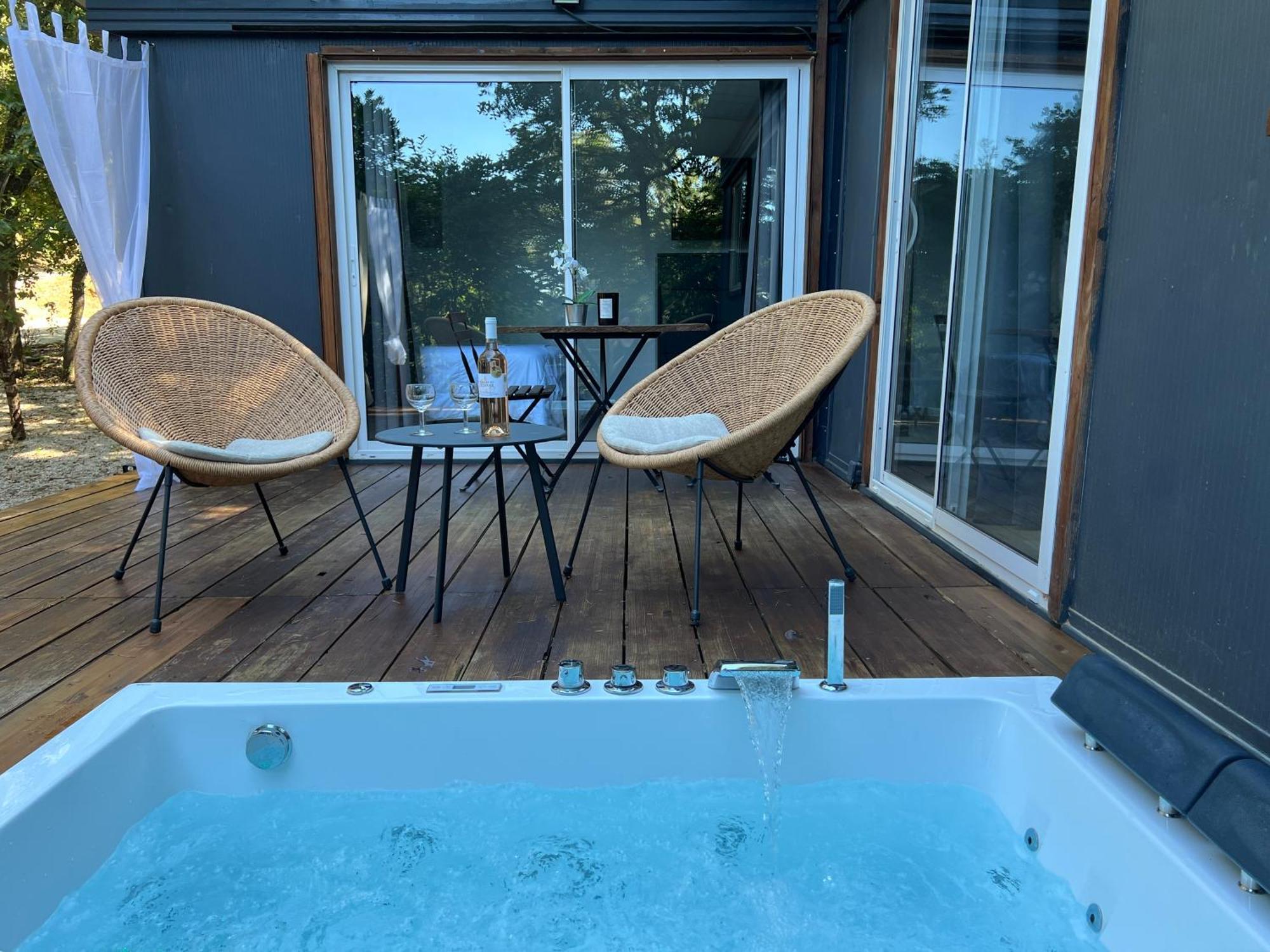 Superbe Cabane Jacuzzi Jardin Clim Wifi Parking Meyreuil Exterior photo